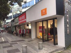 商铺被指占用房屋后阳台,影响业主通风采光权 商铺被指占用房屋后阳台,影响业主通风采光权